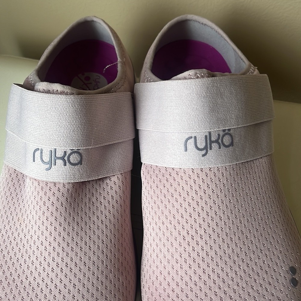 Ryka - Picture 12 of 12